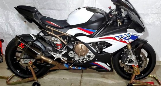 2020 BMW S1000RR Cold Start, Stock vs BrenTuning Moto Flashed